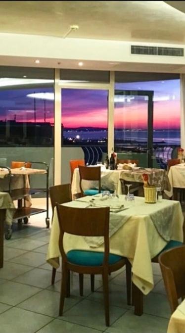 Hotel Majestic Gabicce Mare Exterior foto