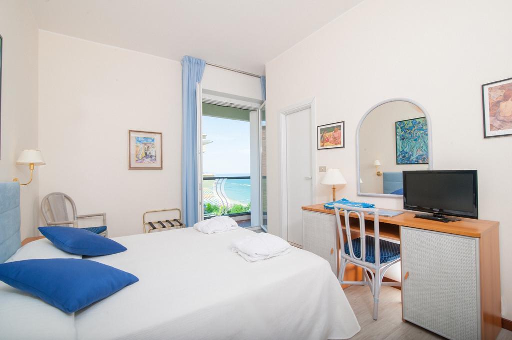 Hotel Majestic Gabicce Mare Exterior foto