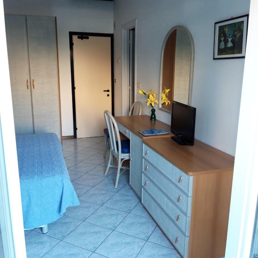 Hotel Majestic Gabicce Mare Cameră foto